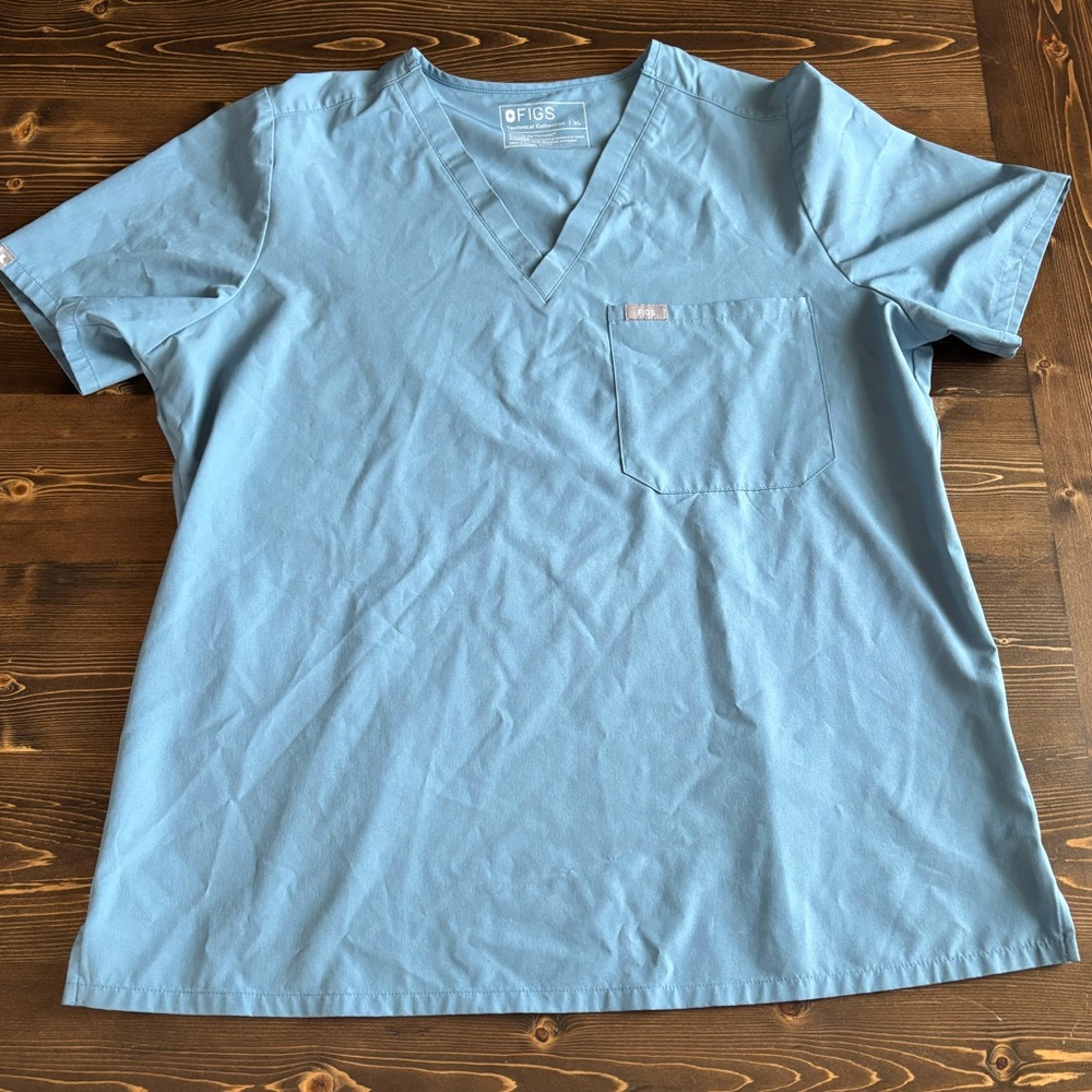Figs Women’s V-Neck Top in Light Blue